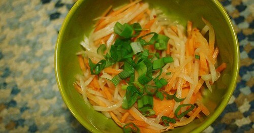 Insalata di carote e ravanelli Daikon